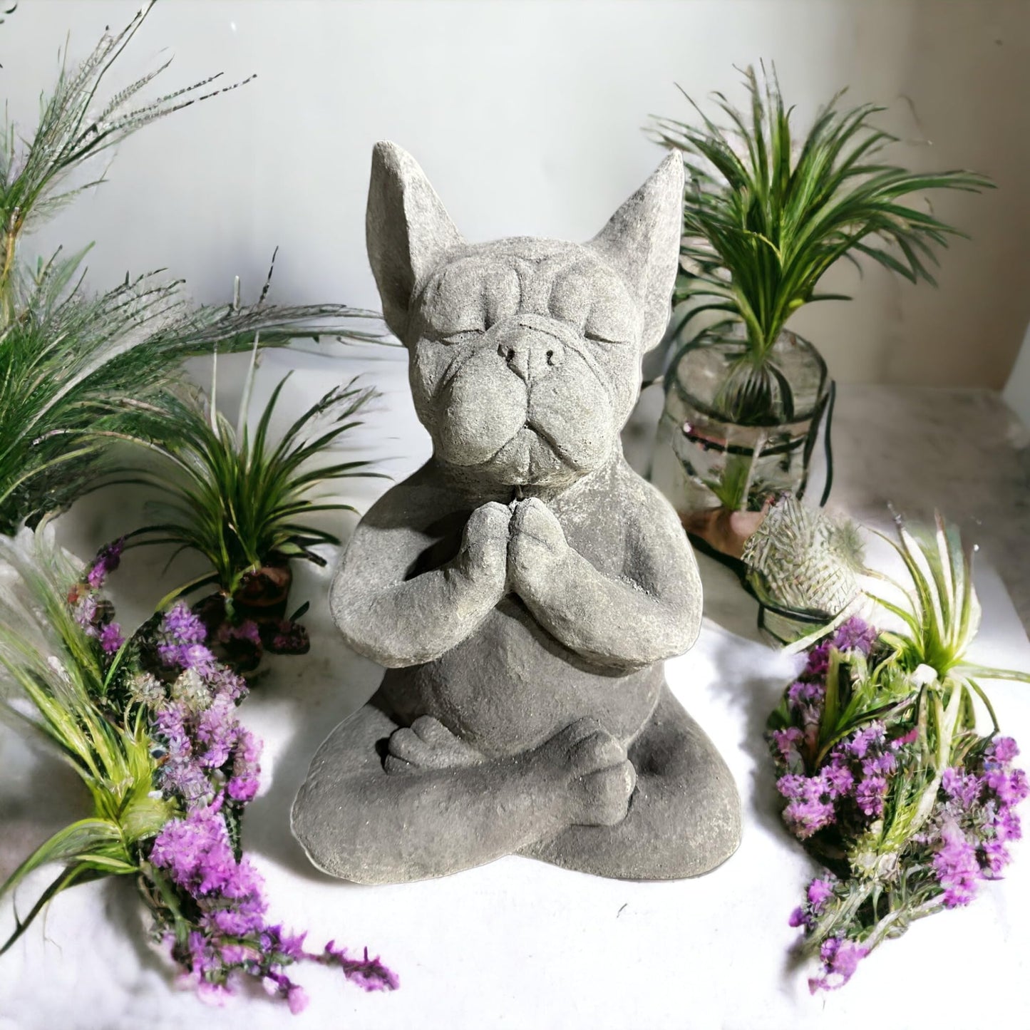 Steinfigur Yoga Französische Bulldogge Massiv Gartenfigur Geschenkidee Höhe 30cm Gewicht ca. 8kg Frenchie