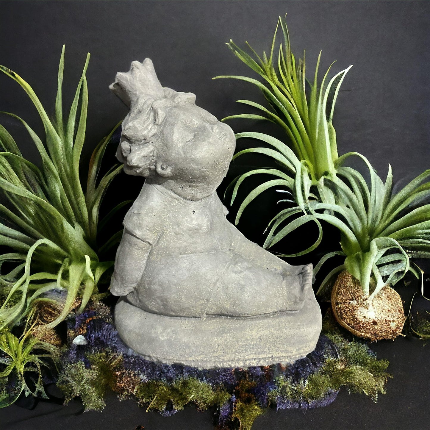 Elegante Ballerina Skulptur mit Krone, Natur unbemalt - Handgefertigt in Deutschland Maße H/B/T in cm 24/14/19 Frostsicher Hingucker in jedem Garten