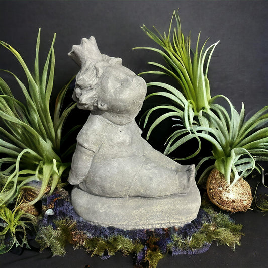 Elegante Ballerina Skulptur mit Krone, Natur unbemalt - Handgefertigt in Deutschland Maße H/B/T in cm 24/14/19 Frostsicher Hingucker in jedem Garten