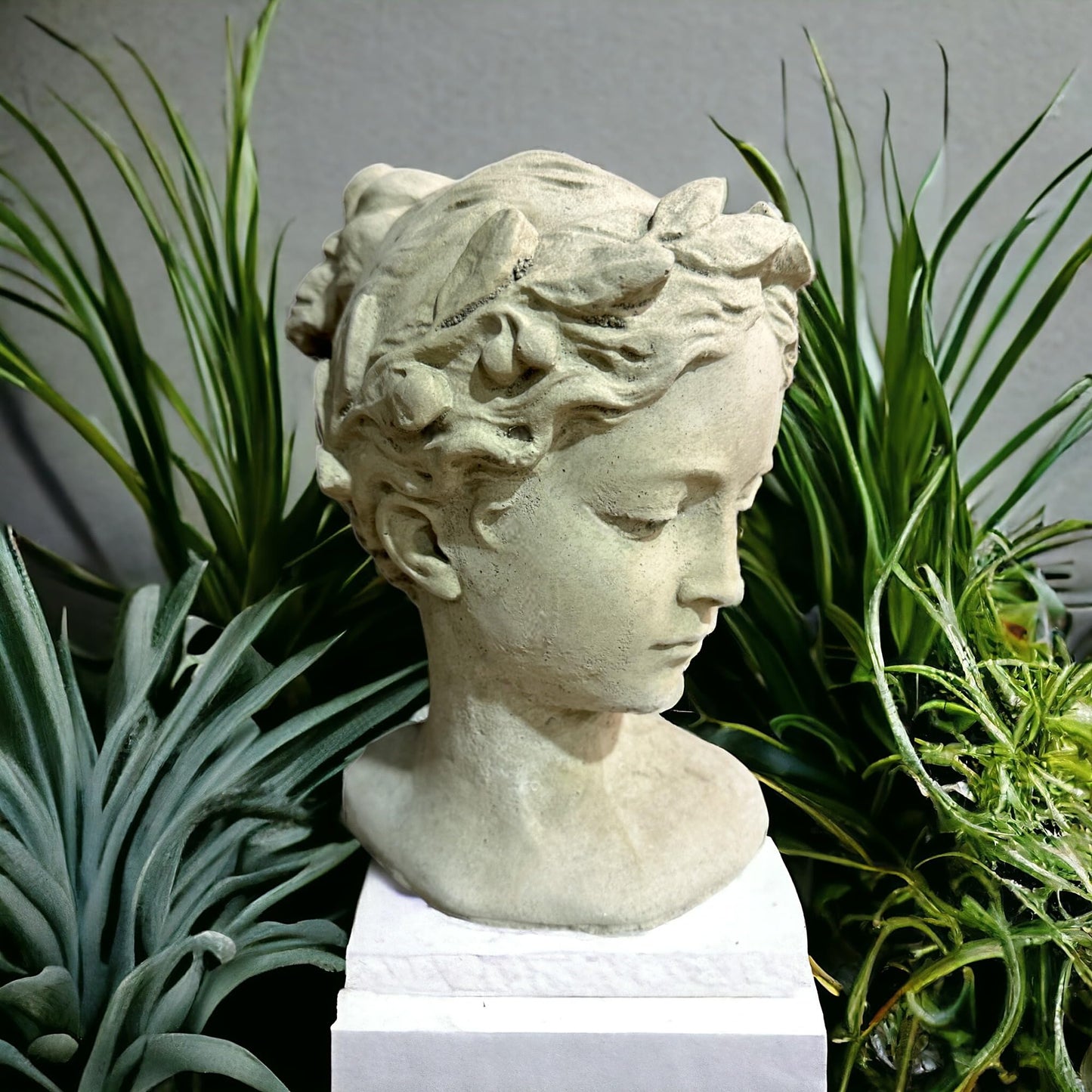 Frostsichere Büste Einer schönen Römerin - Höhe 25cm, Breite 22cm, Tiefe 14cm