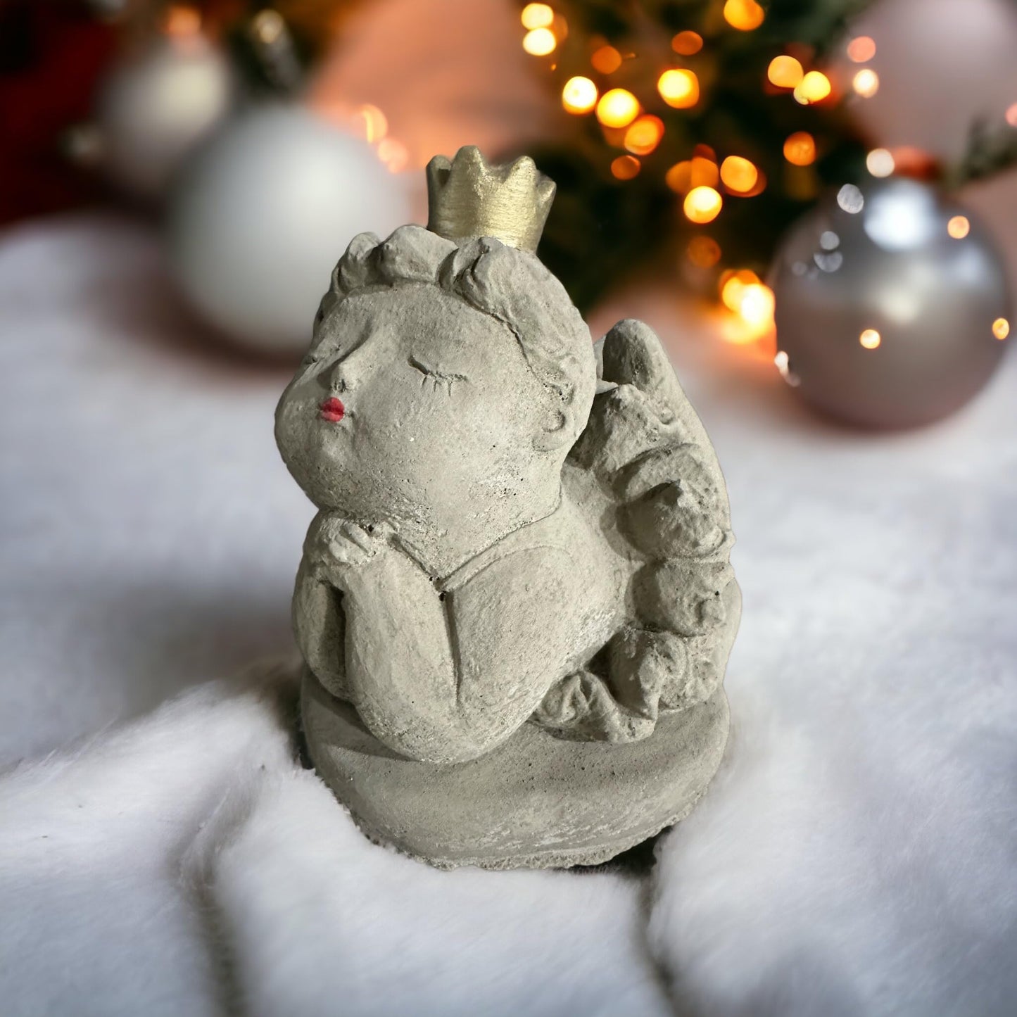Elegante Frostbeständige Ballerina Skulptur mit Goldener Krone - Handgefertigt in Deutschland
