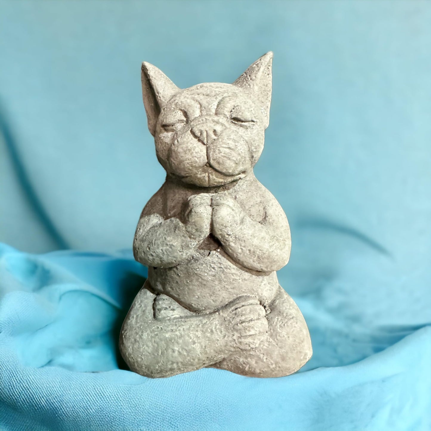 Mini Yoga Französische Bulldogge Massiv Gartenfigur Geschenkidee Höhe 14cm Gewicht ca. 1kg Frenchie