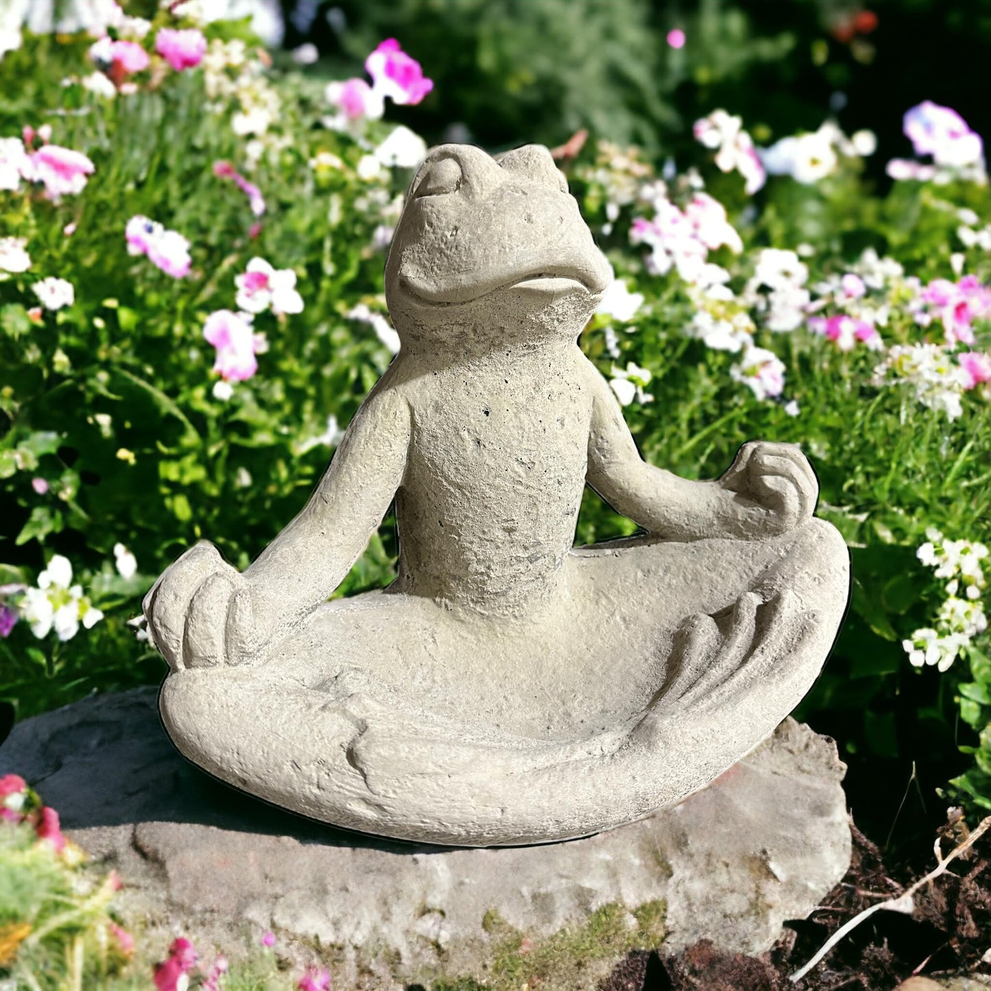 Steinfigur Frosch Rudi in Yogahaltung
