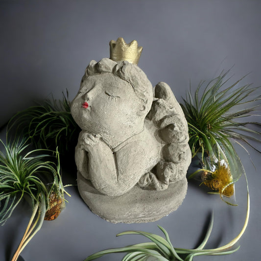 Elegante Frostbeständige Ballerina Skulptur mit Goldener Krone - Handgefertigt in Deutschland