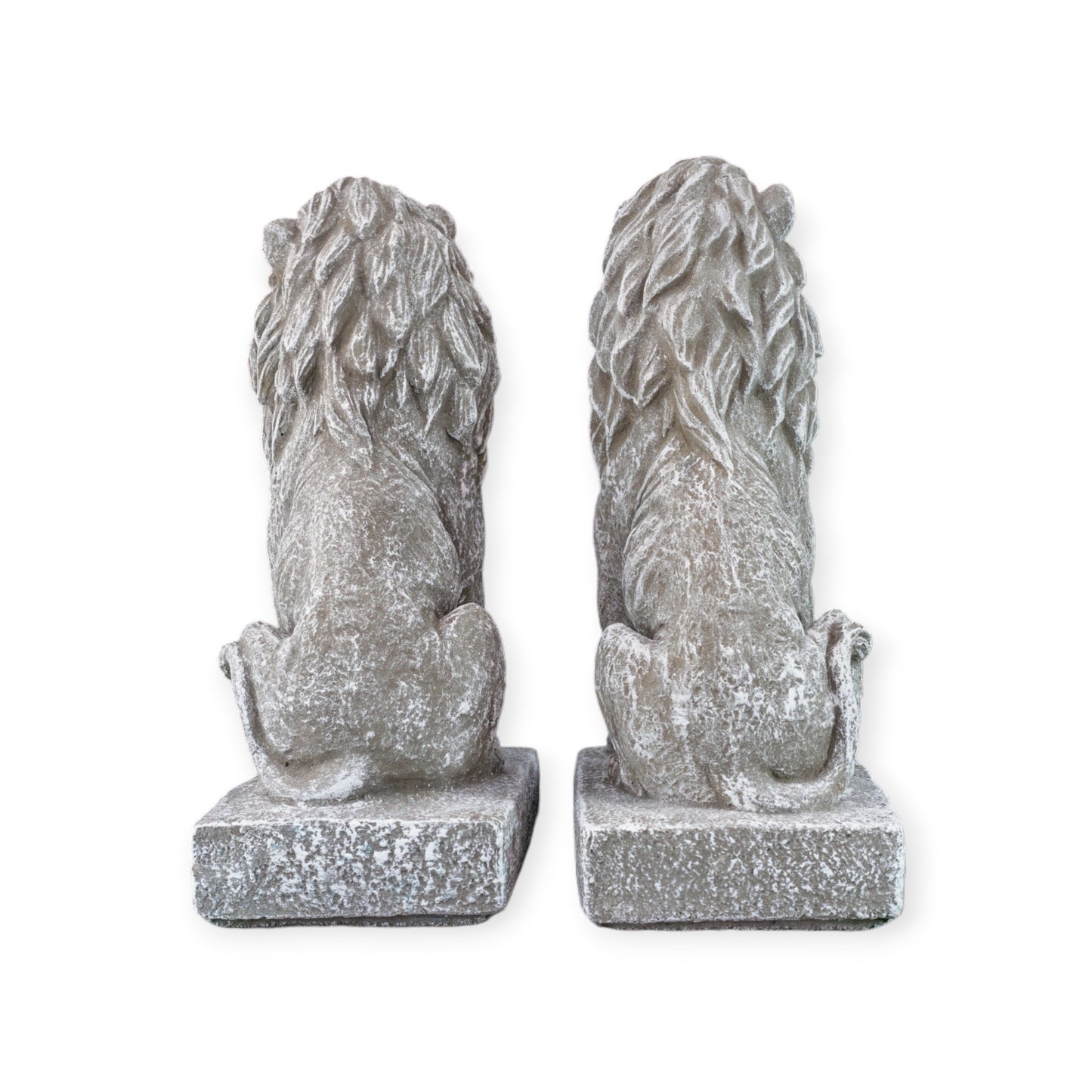 Löwenfigur auf Sockel 2er Set – Handgefertigte Steinfiguren – Frostfest & Wetterfest – Majestätische Gartendeko