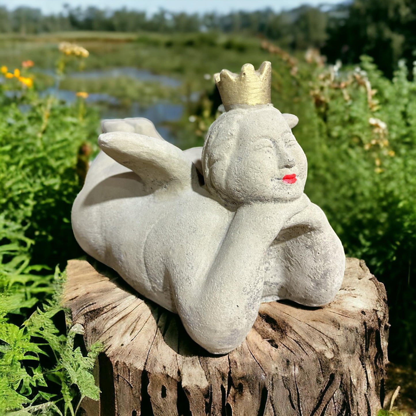 Dicke Prinzessin mit Krone - Massiver Steinguss, Handgefertigt in Deutschland, 8,4 kg, H/B/T 18/18/33