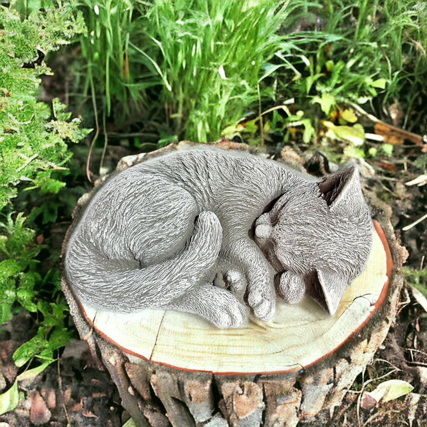Steinfigur Katze Luna, schlafende Katze aus massiven Steinguss (Beton) frostsicher für Garten
