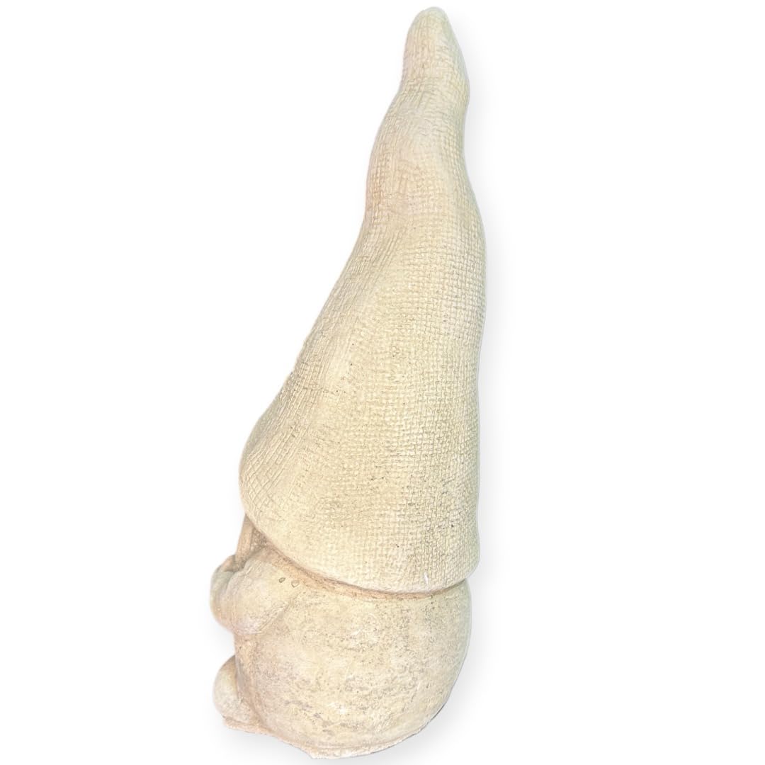 Lustiger Wichtel Paul mit Blatt vor dem Bauch - frostsicher und aus eigener Produktion