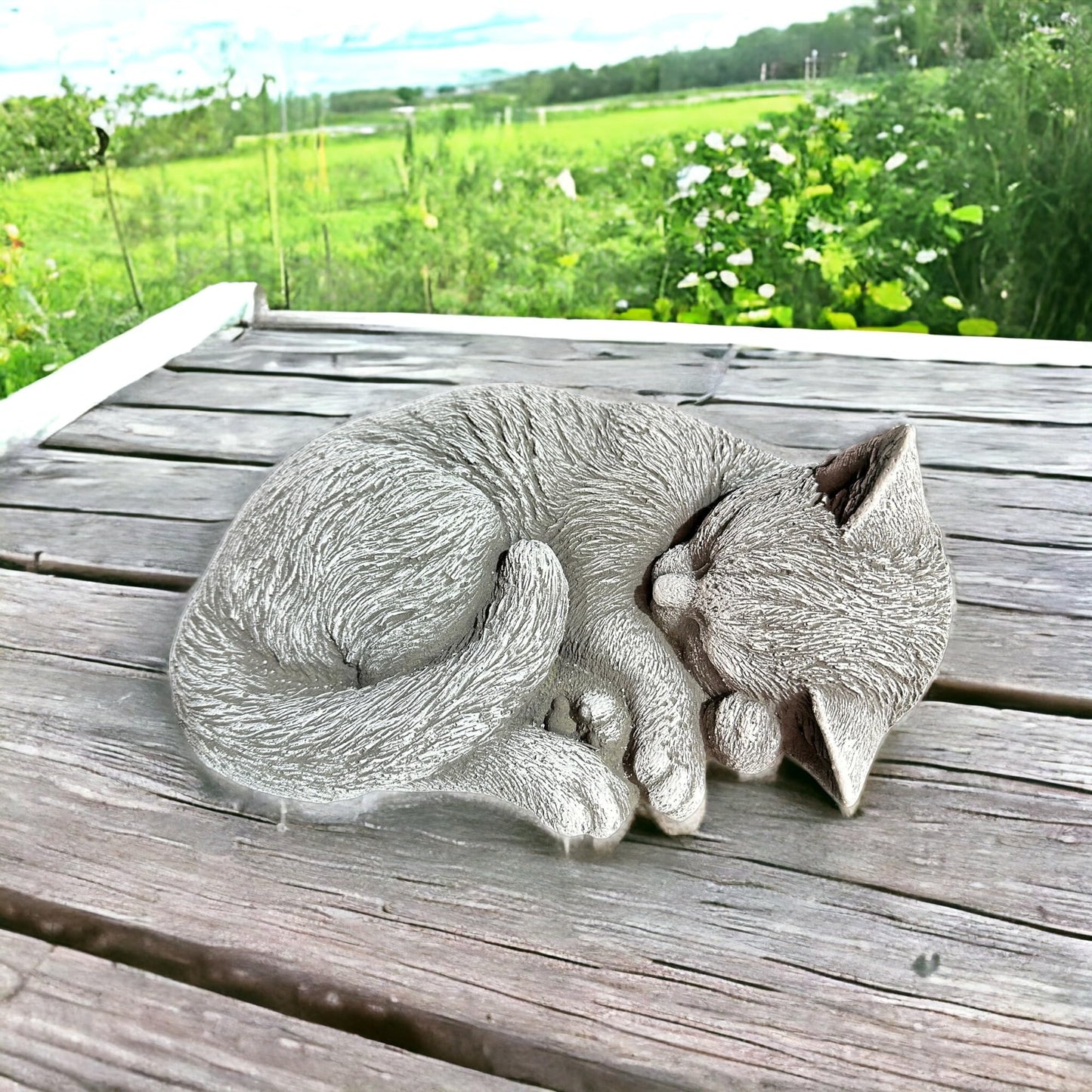 Steinfigur Katze Luna, schlafende Katze aus massiven Steinguss (Beton) frostsicher für Garten
