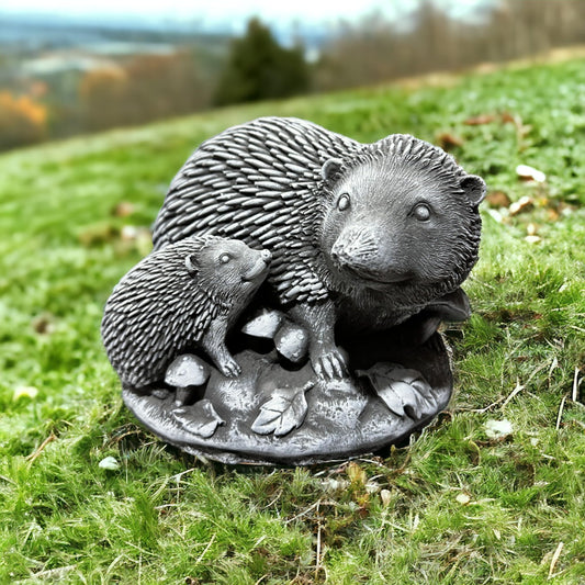 Igel mit Jungem - Frostsichere Steinfigur aus Beton Maße Höhe/Breite/Tiefe: 12/20/14 cm Gewicht ca. 3,75 kg