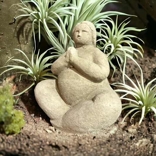 Dicke Dame Ulrike in Yogapose als Massive Steinfigur. Dekoration für Haus und Garten, Yoga, Höhe: 20cm Gewicht ca. 3kg