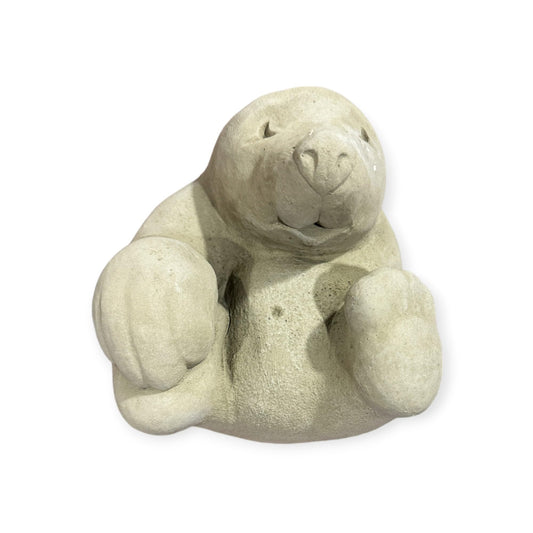 Verspielter Maulwurf auf dem Rücken liegend - Robuste Steinguss-Skulptur Maße (H/B/T): 14/15/16 cm