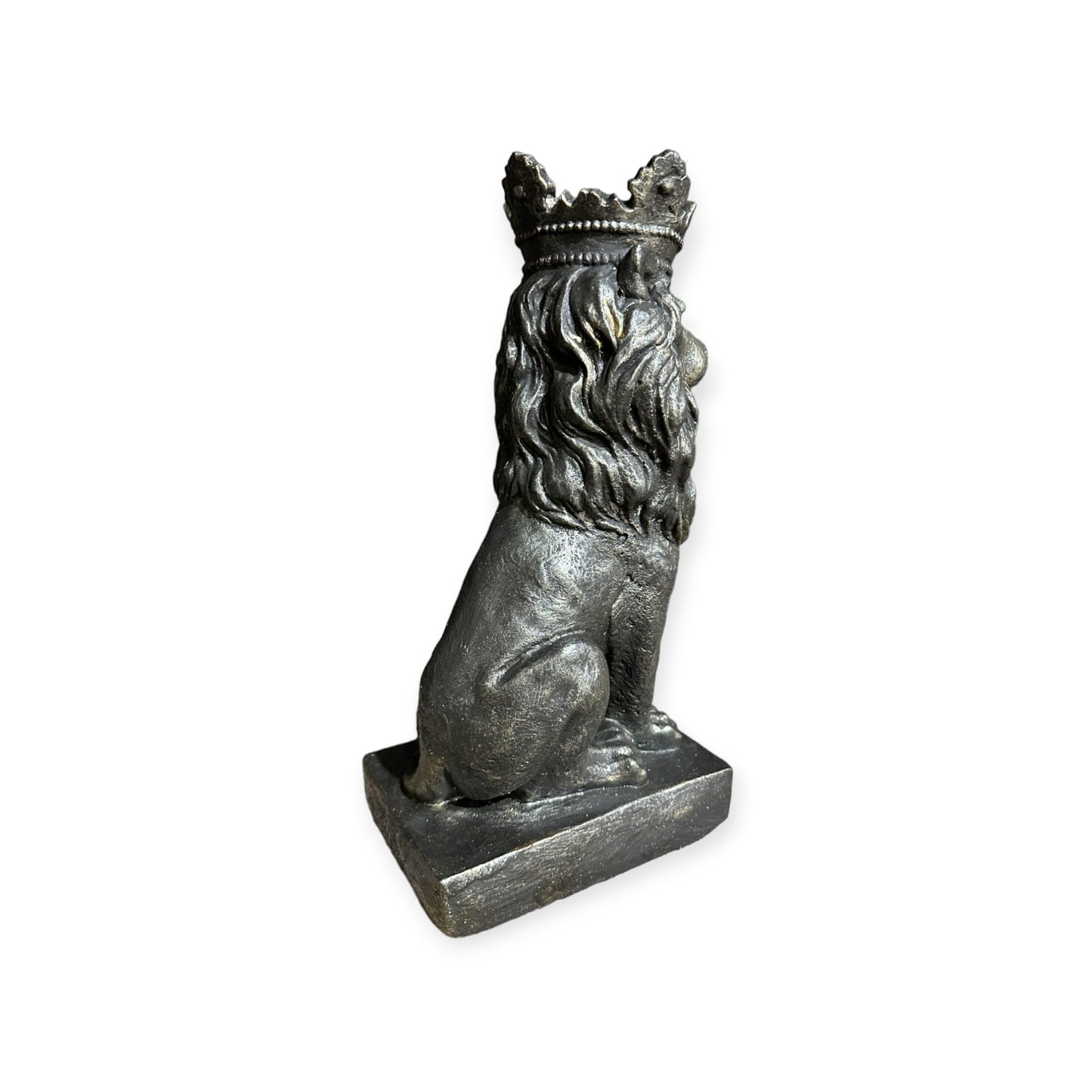 Majestätische Löwen-Steinfigur, die den kraftvollen Löwenkönig mit Einer beeindruckenden Krone verkörpert.