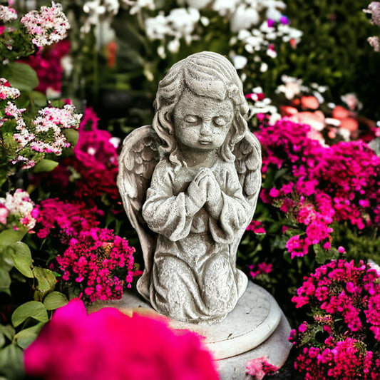 Kleiner Engel knieend - Steinfigur aus hochwertigem Steinguss (Beton) für Haus und Garten
